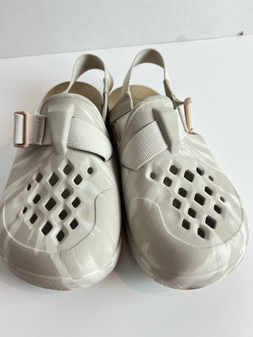 Chaco Women’s Chillos Clogs Size 8